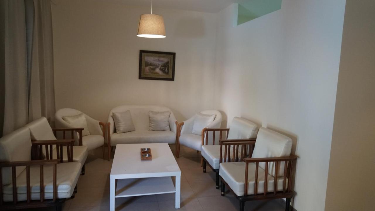 Ground Floor Apartment By Circular Pool In Talabay Aqaba Eksteriør billede